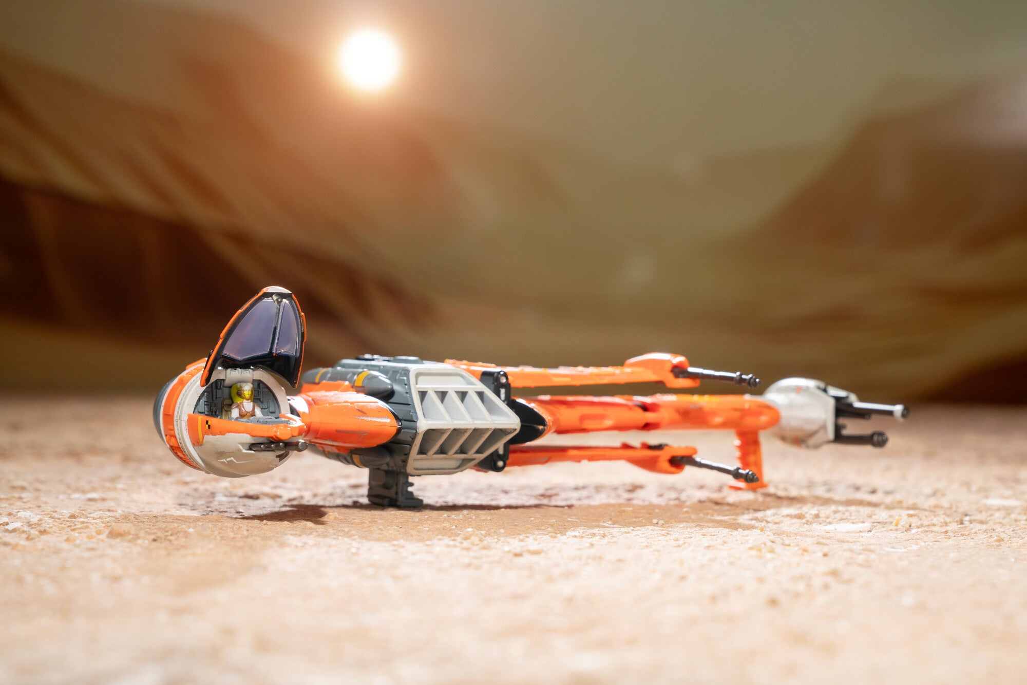 STAR WARS™ Micro Galaxy Squadron Hera Syndulla's B-wing - Image 5